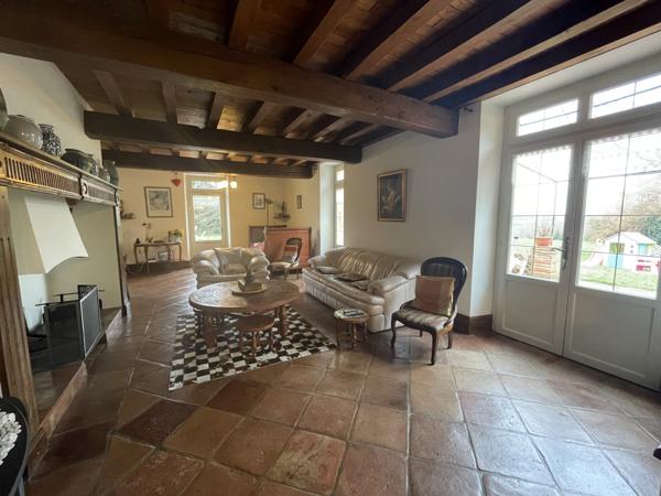 Mauvezin (32120) Maison en pierres de 250m2, T6 avec vue sur les Pyrénées