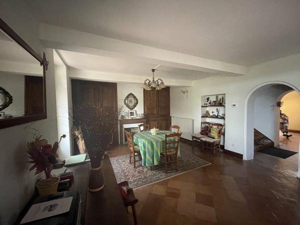 Mauvezin (32120) Maison en pierres de 250m2, T6 avec vue sur les Pyrénées