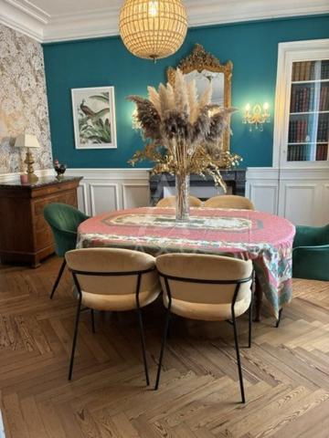 BIEN RARE : MAGNIFIQUE maison de maître à AY-CHAMPAGNE