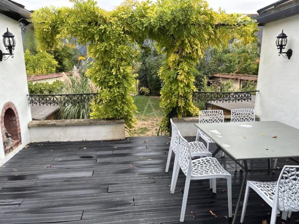 BIEN RARE : MAGNIFIQUE maison de maître à AY-CHAMPAGNE