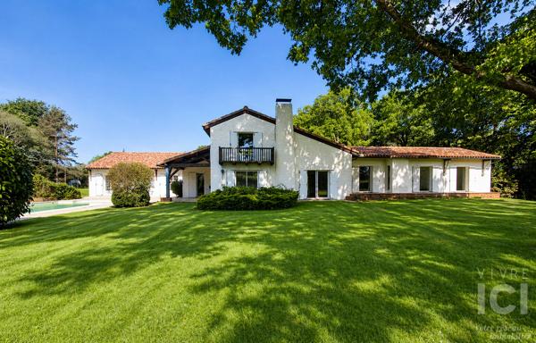 Maison évolutive sur grand terrain - cadre exceptionnel et potentiel rare !