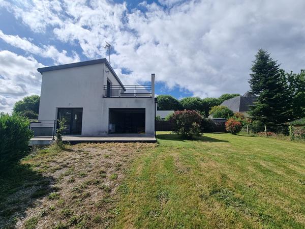 Maison évolutive sur grand terrain - cadre exceptionnel et potentiel rare !