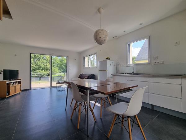 Maison évolutive sur grand terrain - cadre exceptionnel et potentiel rare !