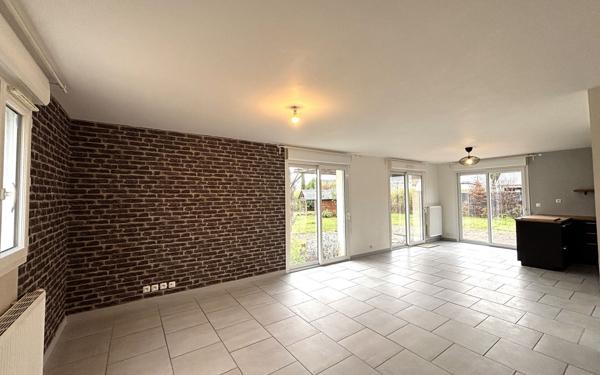 Maison à louer    3 pièces • 76 m2 Savigné-sur-Lathan