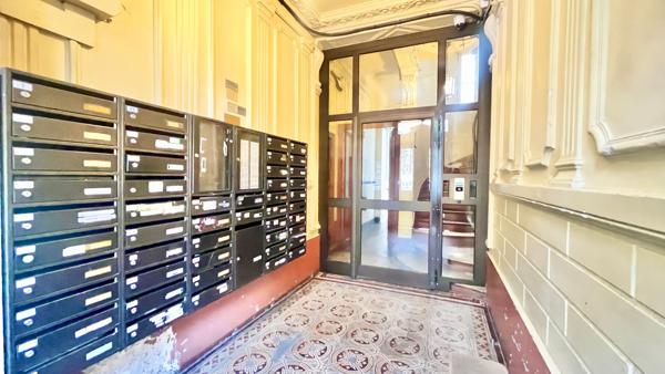 Très beau studio 19m2 Paris 11 Goncourt