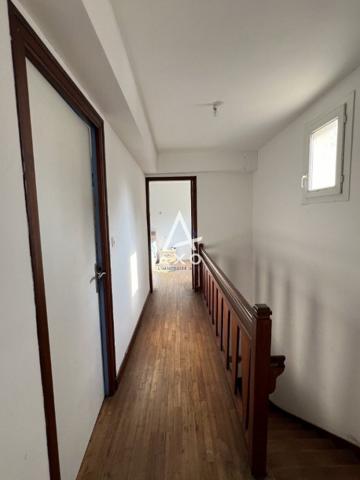 En exclusivité : maison de bourg bien rénovée