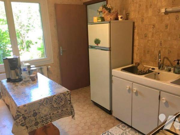 SAINS-EN-AMIENOIS : PAVILLON INDIVIDUEL SUR SOUS-SOL COMPLET AVEC JARDIN