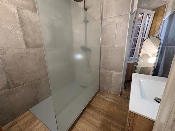 💰 Rentabilité & Qualité de vie : Ensemble immobilier avec 5 logements, maison et piscine à Eugénie-les-Bains