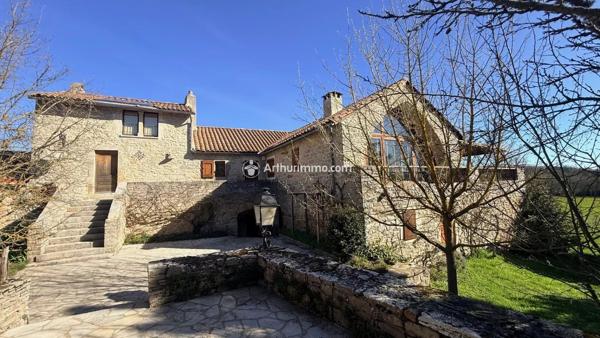 Vente                                                      Propriété
                        
                     6 pièces                      201 m2                     à Millau
