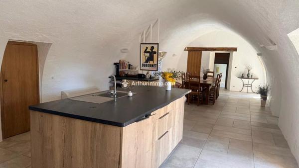Vente                                                      Propriété
                        
                     6 pièces                      201 m2                     à Millau