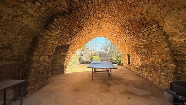 Vente                                                      Propriété
                        
                     6 pièces                      201 m2                     à Millau