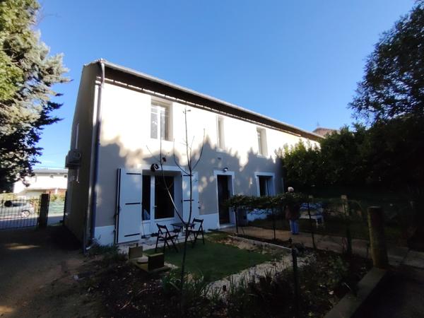 Orange (84100) APPARTEMENT 2 CHAMBRES 70 M² AVEC STATIONNEMENTS