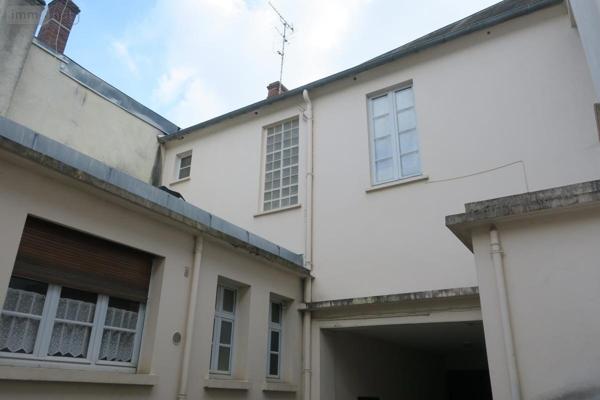 Immeuble à vendre à Bourges dans le Cher (18000), ref : 18005-1665