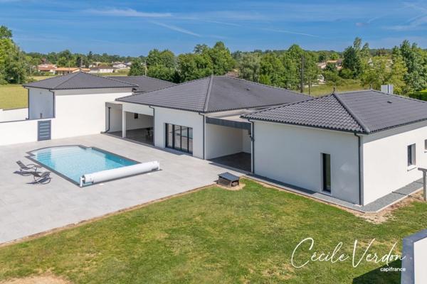 Maison moderne haut de gamme 226 m2 à vendre Bergerac - 9 pièces - 4 chambres - piscine - bureau indépendant - garages