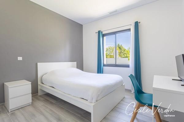 Maison moderne haut de gamme 226 m2 à vendre Bergerac - 9 pièces - 4 chambres - piscine - bureau indépendant - garages