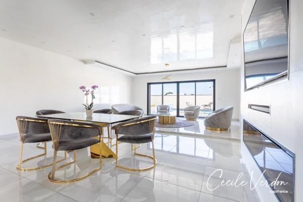 Maison moderne haut de gamme 226 m2 à vendre Bergerac - 9 pièces - 4 chambres - piscine - bureau indépendant - garages