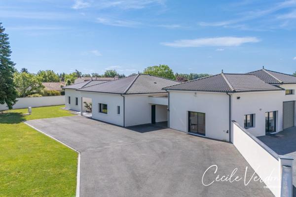 Maison moderne haut de gamme 226 m2 à vendre Bergerac - 9 pièces - 4 chambres - piscine - bureau indépendant - garages