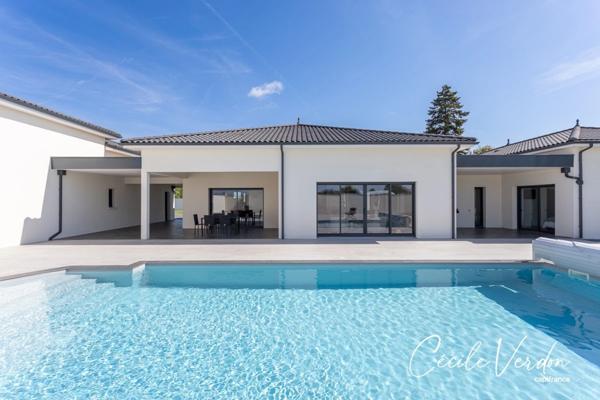Maison moderne haut de gamme 226 m2 à vendre Bergerac - 9 pièces - 4 chambres - piscine - bureau indépendant - garages