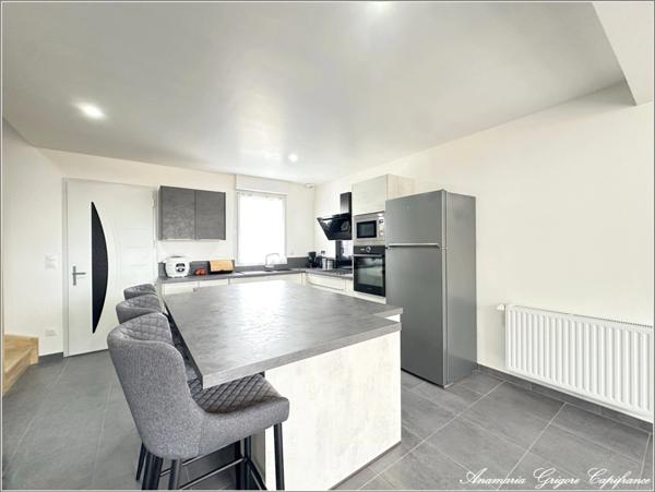 Centre de COURVILLE SUR EURE (28) Maison à vendre 5 pièces - 4 chambres dont une en RDC ( avec SDE)