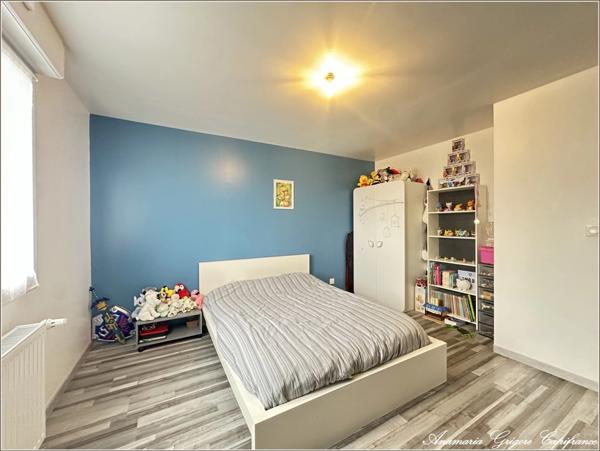 Centre de COURVILLE SUR EURE (28) Maison à vendre 5 pièces - 4 chambres dont une en RDC ( avec SDE)