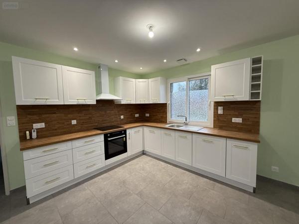 Maison individuelle à vendre à Vendat dans l'Allier (03110), ref : 2025/987-03020