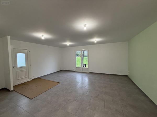 Maison individuelle à vendre à Vendat dans l'Allier (03110), ref : 2025/987-03020