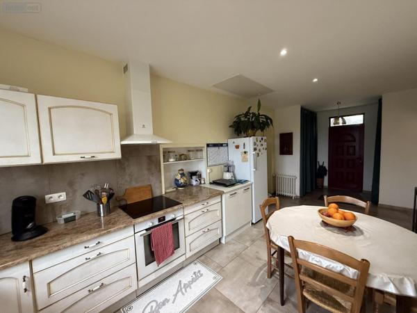 Maison individuelle à vendre à Vendat dans l'Allier (03110), ref : 2025/987-03020