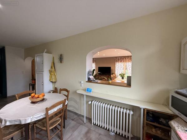 Maison individuelle à vendre à Vendat dans l'Allier (03110), ref : 2025/987-03020