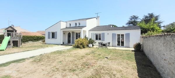 Maison 599 500 € Saint-Xandre 6 p 192 m² DPE C