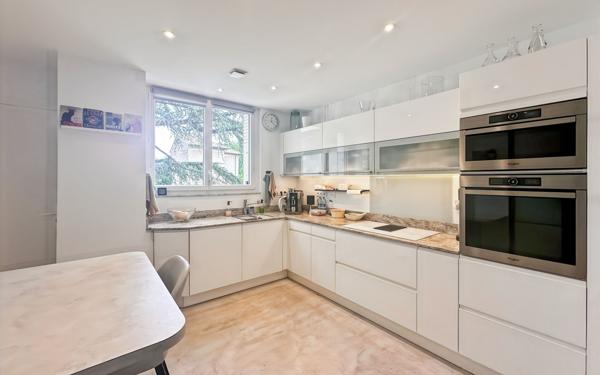 Appartement à vendre    3 pièces • 118,26 m2 Valence