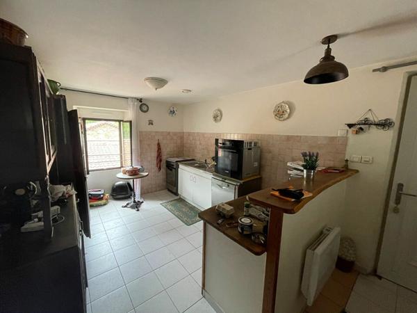 Immeuble à vendre    6 pièces •  Le Martinet