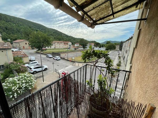 Immeuble à vendre    6 pièces •  Le Martinet