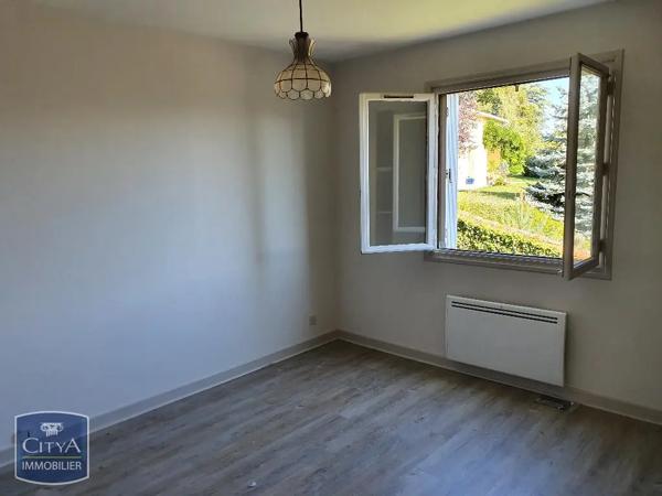 Appartement à louer 3 pièces 70.2m² Brioude (43100)