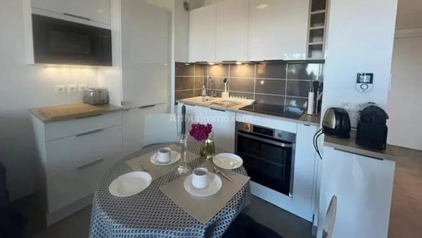 Location                                                      Appartement
                        
                     1 pièces                      26 m2                     à Villeneuve-Loubet