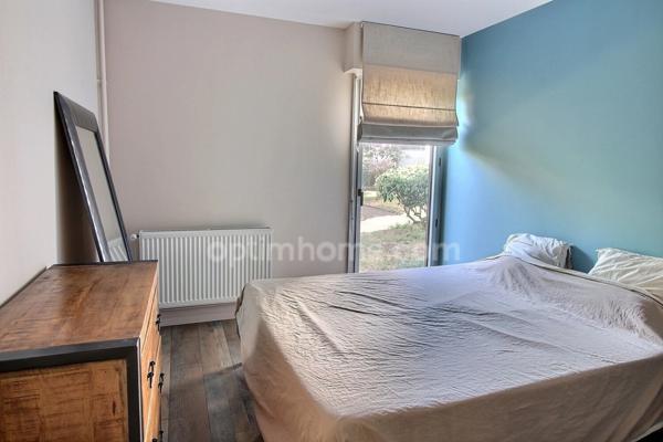 Appartement 3 pièces de 56 m2 avec cave et parking à vendre à POISSY (78)