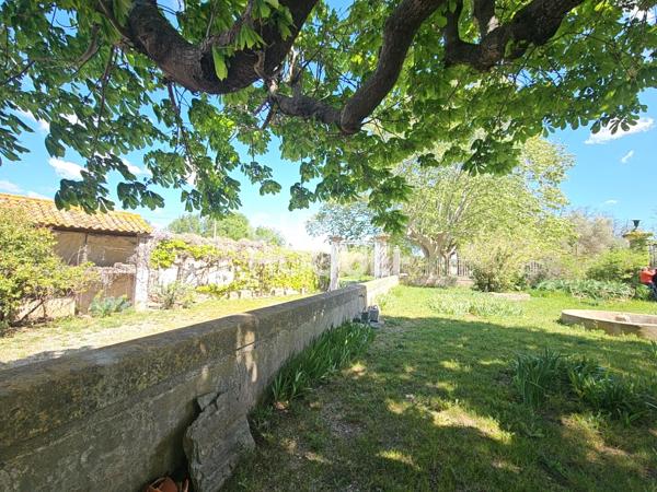 Demeure de Maître : L'Élégance et l'Espace aux Portes de Narbonne