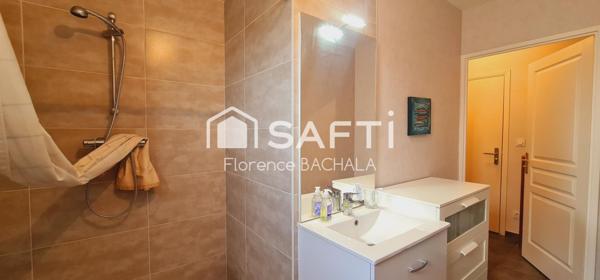 BEL APPARTEMENT DE 42 M² AVEC GARAGE PRIVATIF, BALCON ET ACCES PMR