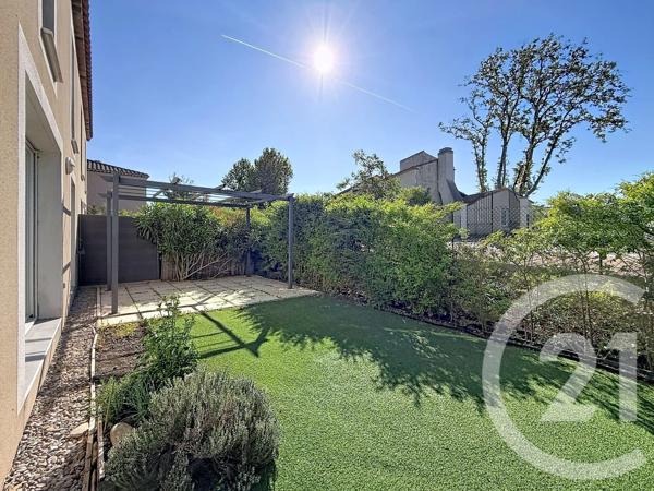 Maison à vendre  4 pièces - 90,24 m 2   ST MARTIN DE CRAU  - 13