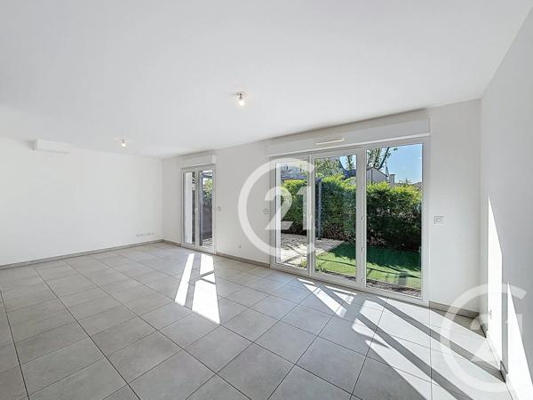 Maison à vendre  4 pièces - 90,24 m 2   ST MARTIN DE CRAU  - 13