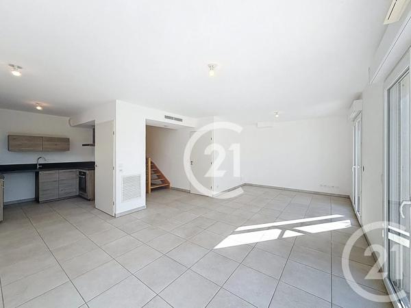 Maison à vendre  4 pièces - 90,24 m 2   ST MARTIN DE CRAU  - 13