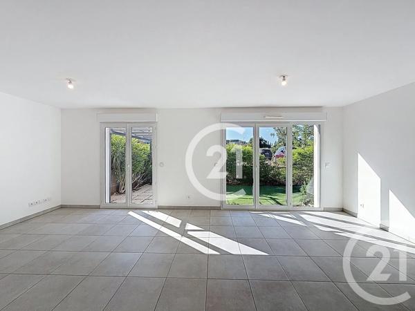 Maison à vendre  4 pièces - 90,24 m 2   ST MARTIN DE CRAU  - 13
