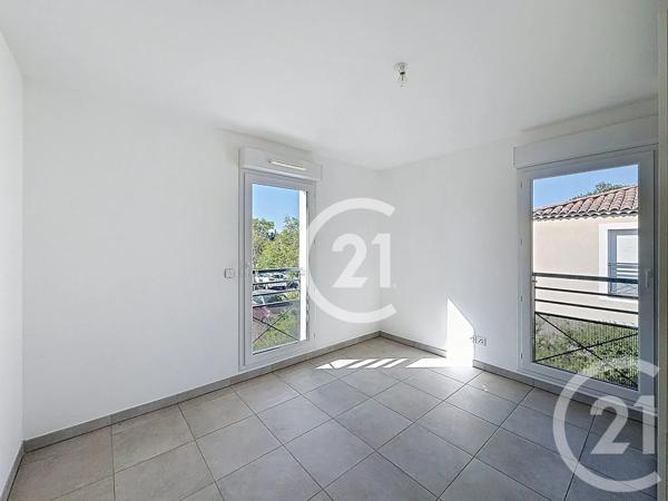 Maison à vendre  4 pièces - 90,24 m 2   ST MARTIN DE CRAU  - 13