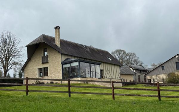 Maison à louer    4 pièces • 155 m2 Angerville