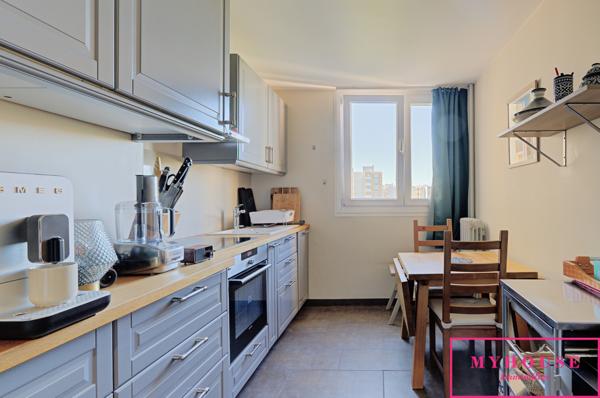 Appartement
                                                                                                                                                                                                                                                                                                                        3 pièce(s)                                                                                                                                                                                                          2 chambre(s)                                                                                                                                                                                                          64  m²