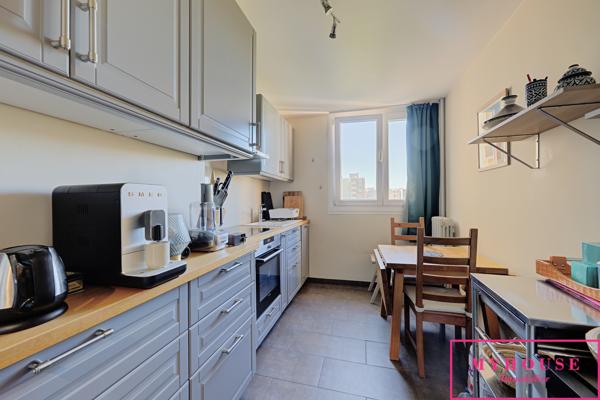 Appartement
                                                                                                                                                                                                                                                                                                                        3 pièce(s)                                                                                                                                                                                                          2 chambre(s)                                                                                                                                                                                                          64  m²