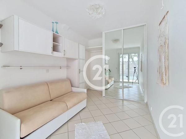 Appartement T3 à vendre  3 pièces - 70,59 m 2   ST MARTIN DE CRAU  - 13