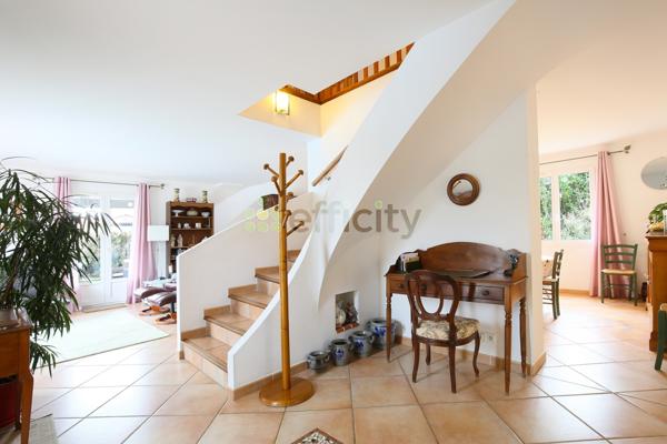 Maison 6 pièces - 196 m²