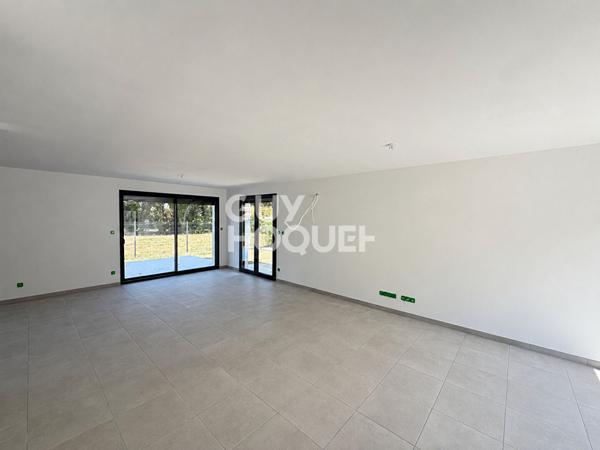 À LOUER - MAISON NEUVE CLIMATISÉE, AVEC GARAGE