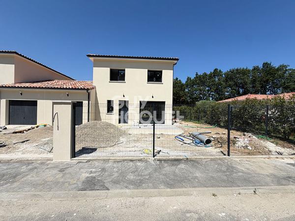 À LOUER - MAISON NEUVE CLIMATISÉE, AVEC GARAGE
