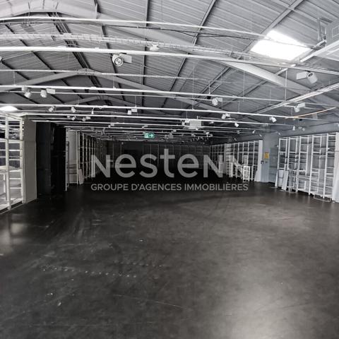 A vendre murs local commercial Vannes 740 m2